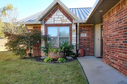 1724 Yosemite Way, Longview, TX, 75605-4275 | Card Image