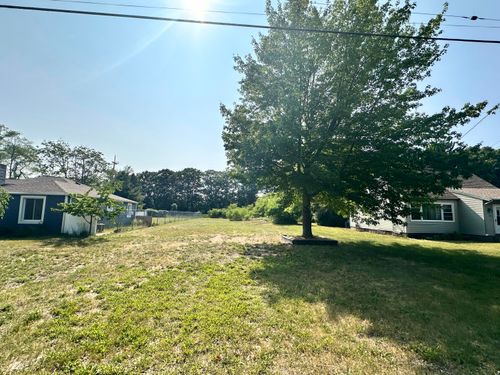 4535 Thompson St, Norton Shores, MI, 49441-5140 | Card Image