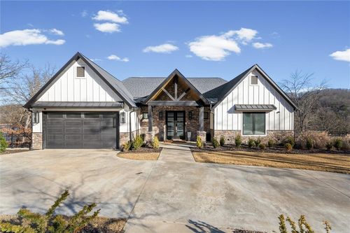 497 Honey Creek Rd, Eureka Springs, AR, 72631-8700 | Card Image