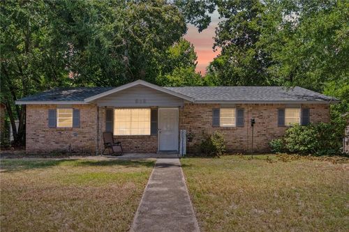 516 Woodlore Dr, Chickasaw, AL, 36611-1622 | Card Image