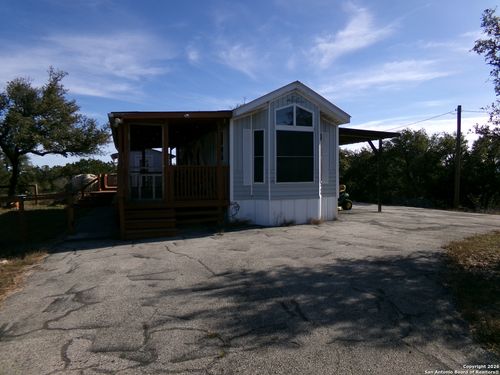 2362 Timbercreek Rd, Pipe Creek, TX, 78063-5525 | Card Image