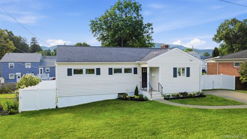 103 W Willow St, Beacon, NY, 12508-1524 | Card Image