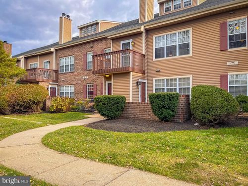 654 Woodford Ln, YARDLEY, PA, 19067-6395 | Card Image