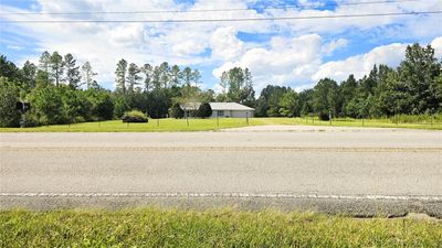 10211 Ne Highway 314, House other with 3 bedrooms, 2 bathrooms and null parking in Silver Springs FL | Image 2