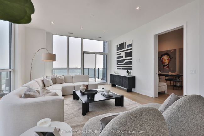 2201 - 2007 James St, Condo with 3 bedrooms, 2 bathrooms and null parking in Burlington ON | Image 16