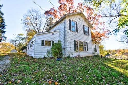 226 Church St, Hubbardston, MI, 48845-9300 | Card Image