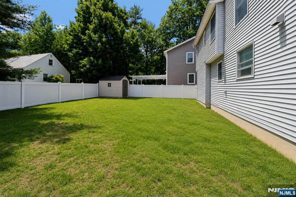 Residential Lease in Bergenfield 3