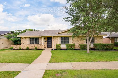 813 Chevy Chase Dr, Garland, TX, 75043-5022 | Card Image