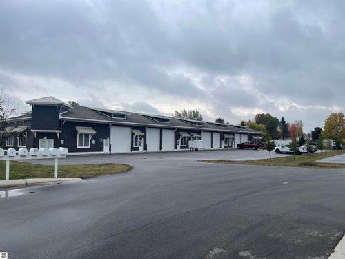 4-3901 Blair Valley Rd, Traverse City, MI, 49685 | Card Image