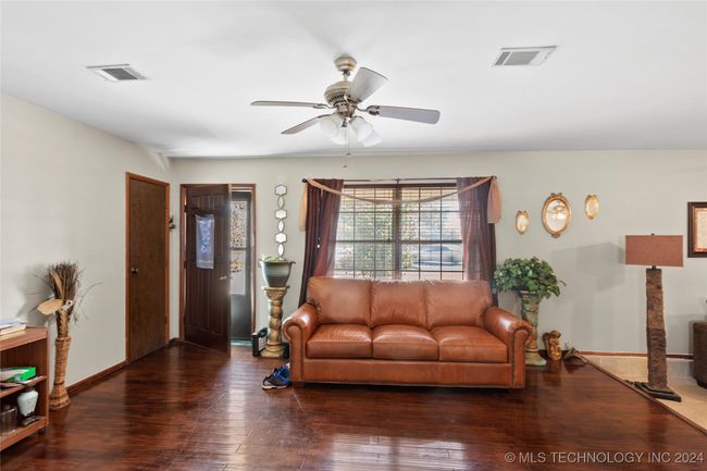 1421 S Hayes Ave, House other with 3 bedrooms, 2 bathrooms and null parking in Wagoner OK | Image 11