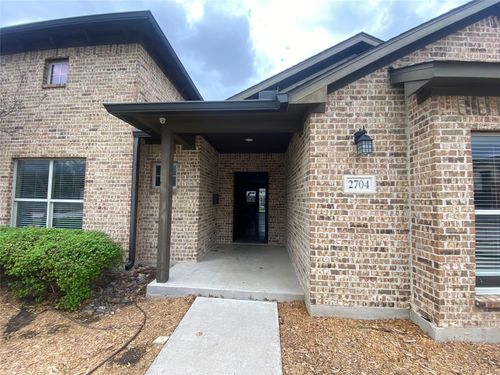 2704 Gordon Ave, Fort Worth, TX, 76110-2909 | Card Image