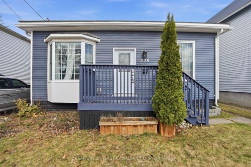 228 South St, London, ON, N6B1B4 | Card Image