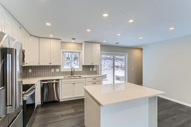 2740 County Rd E - Web Quality - 013 - 12 Kitchen.jpg | Image 9