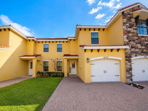1423 Pacific Rd, POINCIANA, FL, 34759-5447 | Card Image