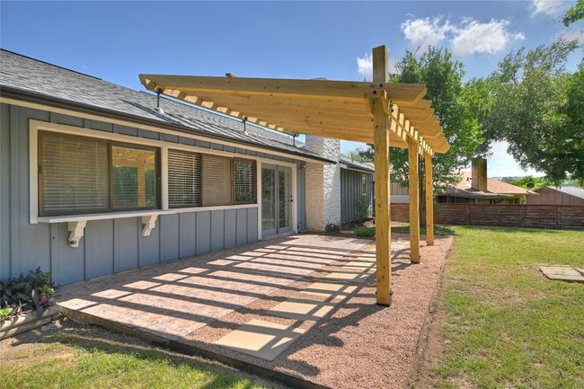 Side View of patio / pergola arbor | Image 21