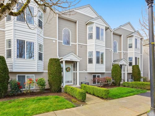 b11-5700 Ne 82nd Ave, Vancouver, WA, 98662-9430 | Card Image