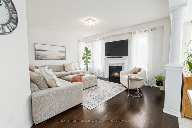 121 Upper Canada Crt, House other with 4 bedrooms, 4 bathrooms and 4 parking in Georgetown ON | Image 8