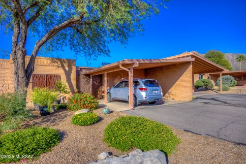 41 E Mediterranean Dr, Tucson, AZ, 85704-6420 | Card Image