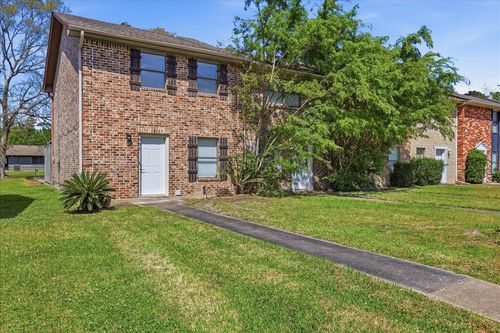 481 Moore Dr, Vidor, TX, 77662-3853 | Card Image