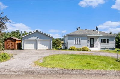 4812 Torbolton Ridge Rd, House other with 3 bedrooms, 2 bathrooms and 8 parking in Woodlawn ON | Image 2