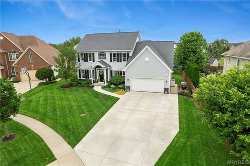 11 Heathrow Ct, Lancaster, NY, 14086-9389 | Card Image