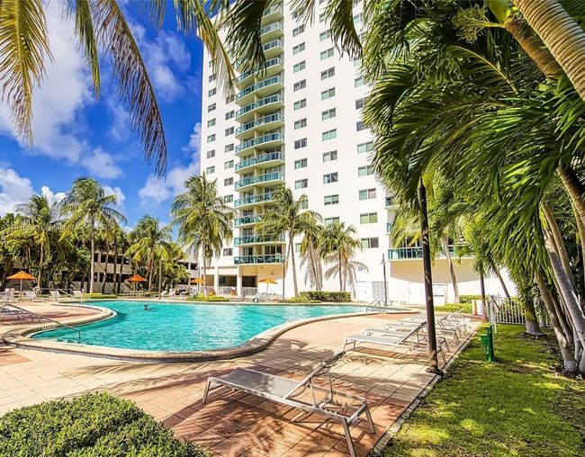 APT-510 - 19380 Collins Ave, Condo with 1 bedrooms, 2 bathrooms and null parking in Sunny Isles Beach FL | Image 14