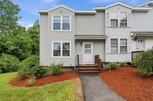 8-107 Franklin Street Ext, Derry, NH, 03038-1442 | Card Image