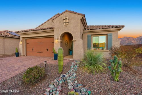 795 E Romsdalen Rd, Oro Valley, AZ, 85755-6107 | Card Image