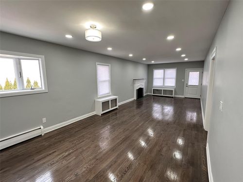 107 Catlin Pl, Hewlett, NY, 11557-1646 | Card Image