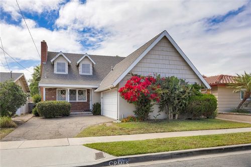 130 Coastline Dr, Seal Beach, CA, 90740-5804 | Card Image