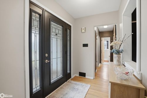 100 Orchard Pl, Burlington, IA, 52601-6537 | Card Image