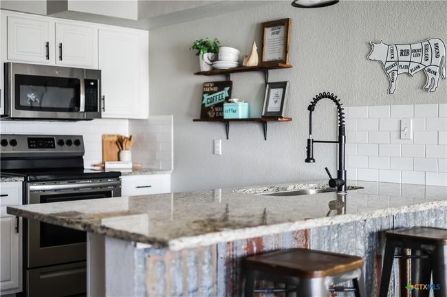 171 Comanche Pt, Townhouse with 3 bedrooms, 3 bathrooms and 2 parking in Point Venture TX | Image 17