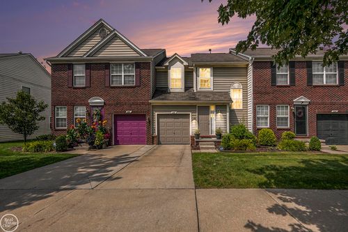233 Tucker St, Pontiac, MI, 48341-1076 | Card Image