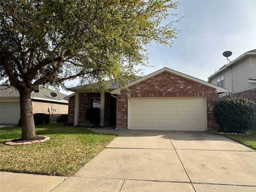 1129 April Springs Dr, Fort Worth, TX, 76134-8460 | Card Image