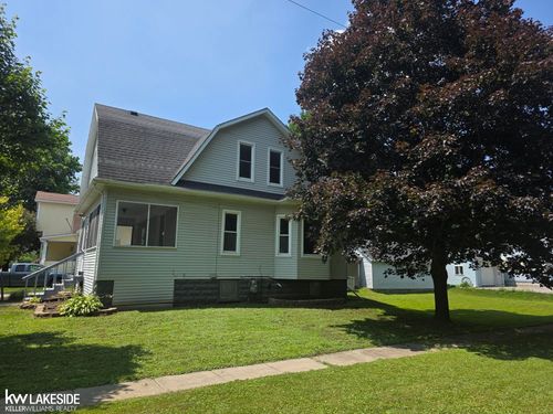 109 E Wood St, Yale, MI, 48097-3449 | Card Image