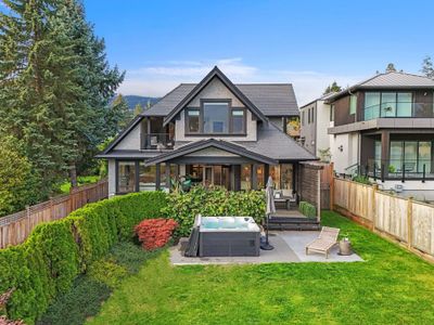 1136 Gordon Ave, House other with 5 bedrooms, 4 bathrooms and 4 parking in West Vancouver BC | Image 1