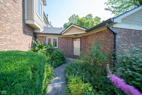 7711 River Rd, Indianapolis, IN, 46240-2919 | Card Image