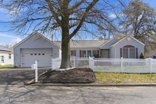 101 Foxwood Ln, Forked River, NJ, 08731-2905 | Card Image