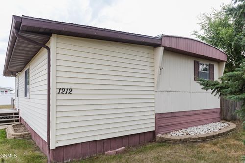 1212 7th Ave Se, Mandan, ND, 58554-4503 | Card Image