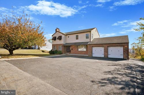 205 Delmar St, PHILADELPHIA, PA, 19128-4570 | Card Image