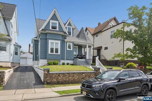 277 Grove St, East Rutherford, NJ, 07073-1708 | Card Image