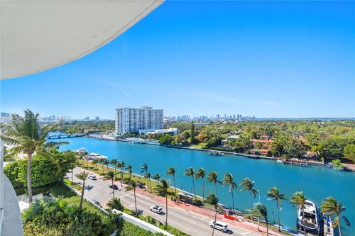 1017-4401 Collins Ave, Miami Beach, FL, 33140-3227 | Card Image