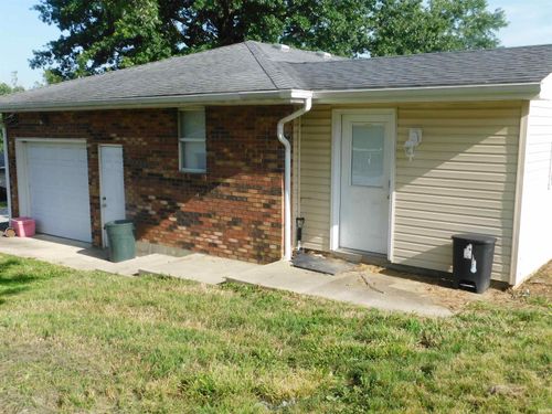 102 Nichols Ave, Salem, IN, 47167-1951 | Card Image