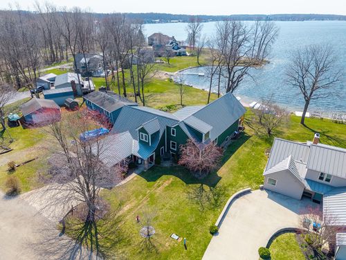 1064 Bayview Dr, Coldwater, MI, 49036-8021 | Card Image