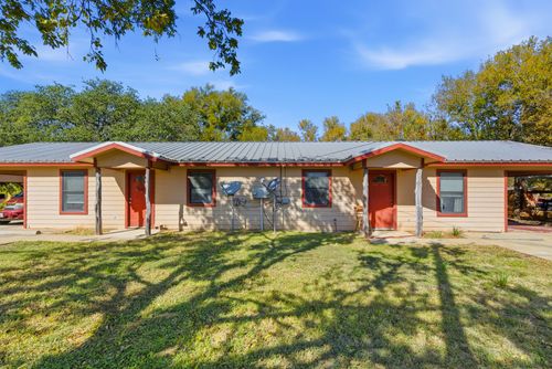 631 Coleman St, Stephenville, TX, 76401-4925 | Card Image