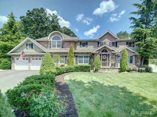 7 Willis Ct, East Brunswick, NJ, 08816-2885 | Card Image