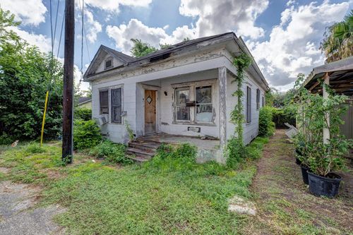 4 Canal Ct, Houston, TX, 77011-2012 | Card Image