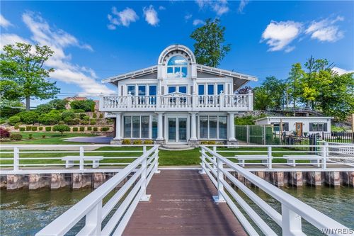 2039 E River Rd, Grand Island, NY, 14072-2102 | Card Image