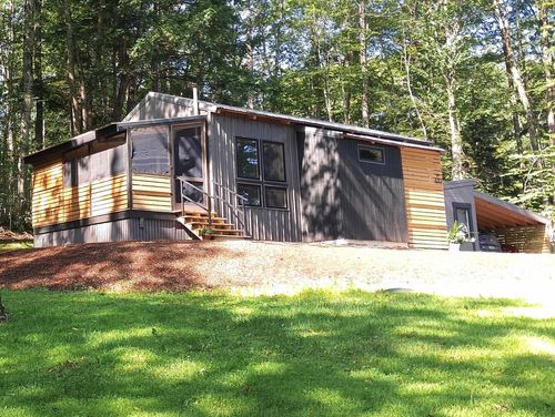 572 Roberts Rd, Springfield, VT, 05156-9271 | Card Image