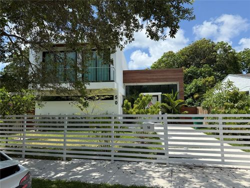50 Ne 49th St, Miami, FL, 33137-3116 | Card Image